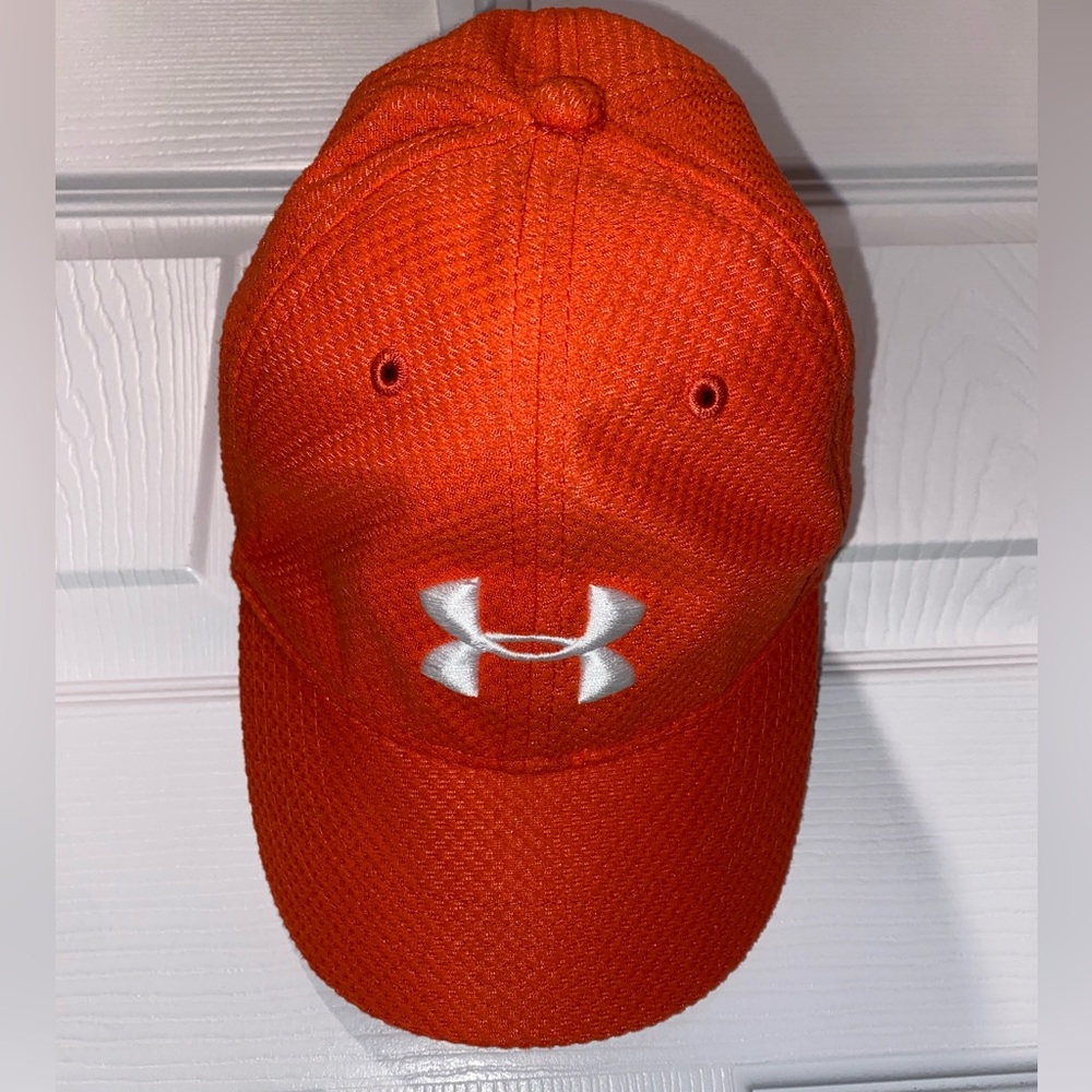 Under Armor hat 🍑 bright peach color